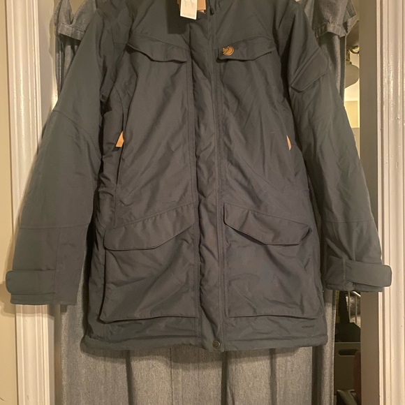 Fjallraven Nuuk Jacket NWT Size L - Picture 4 of 4